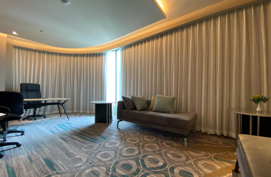 bedroom-with-beige-blackout-curtains